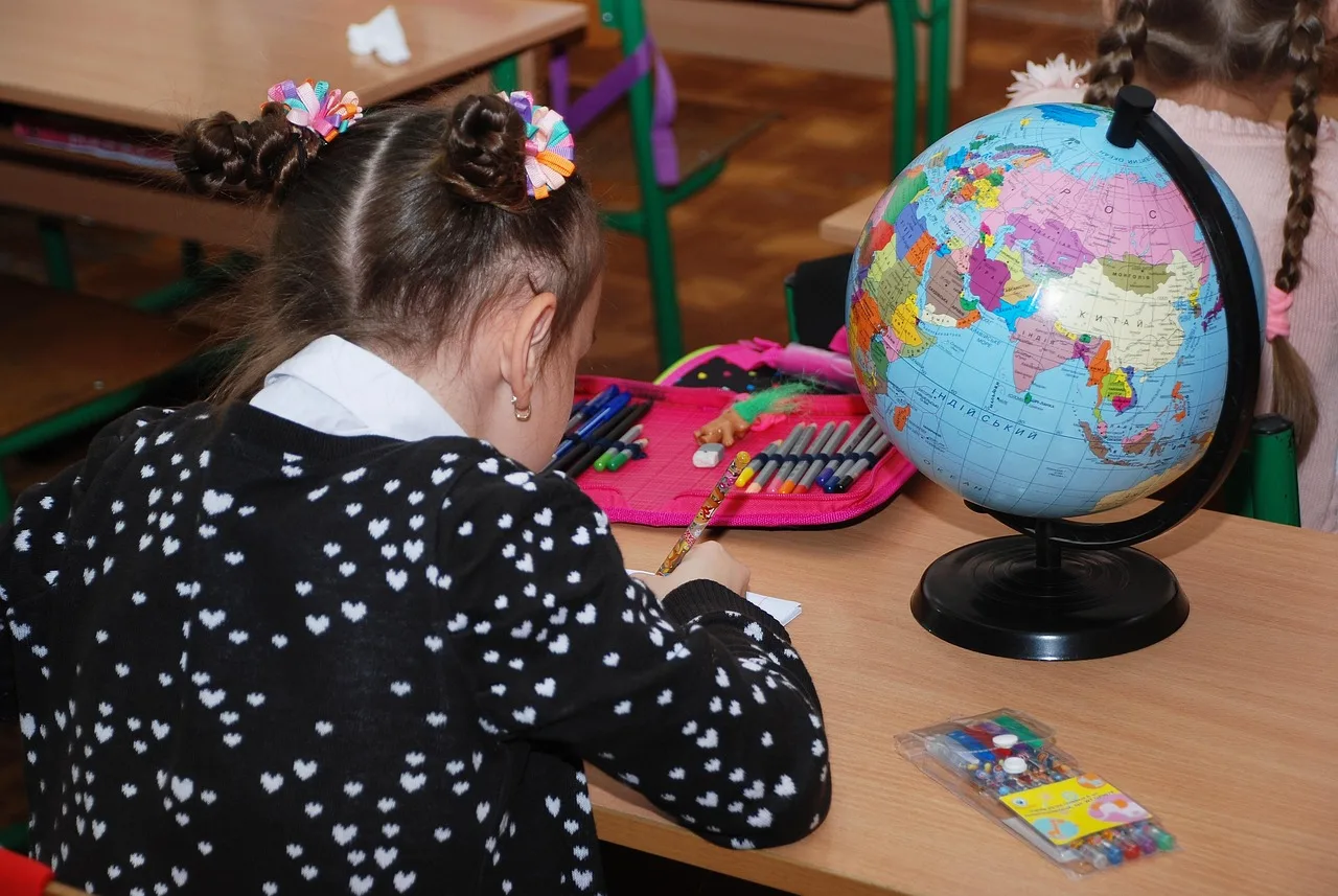 school, lesson, class, girl, studies, the globe, student, schoolgirl, school, school, school, school, school, lesson, lesson, student, schoolgirl, schoolgirl. 3 ways Houston tutoring centers serve bilingual families